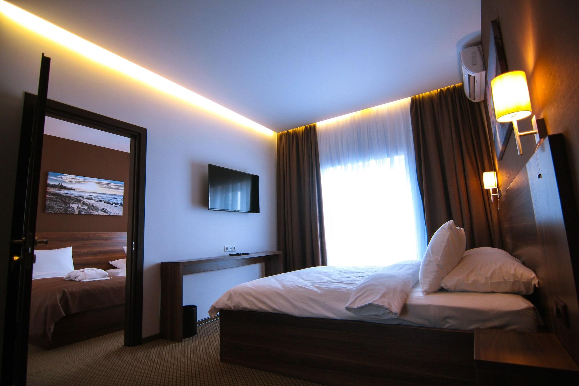 Забронировать отель в батуми. Sky Inn Batumi. Litz Resort Батуми. Blue Sky Hotel Батуми. Legend Business Hotel Batumi.